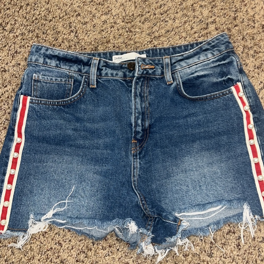 Zara Taped denim shorts with pearls Sz 6 - Picture 3 of 8